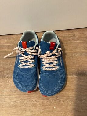 Altra Escalate- MENS SIZE 9.5